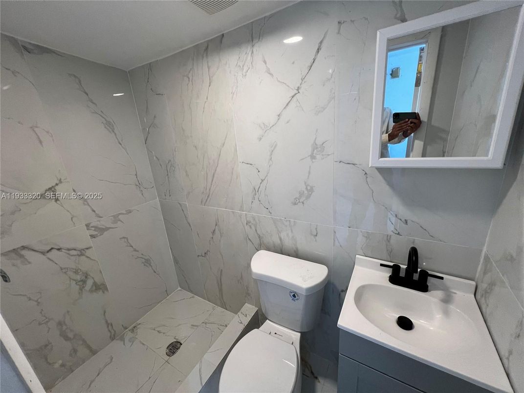 Bathroom, Interior, Marble, Marble Walls