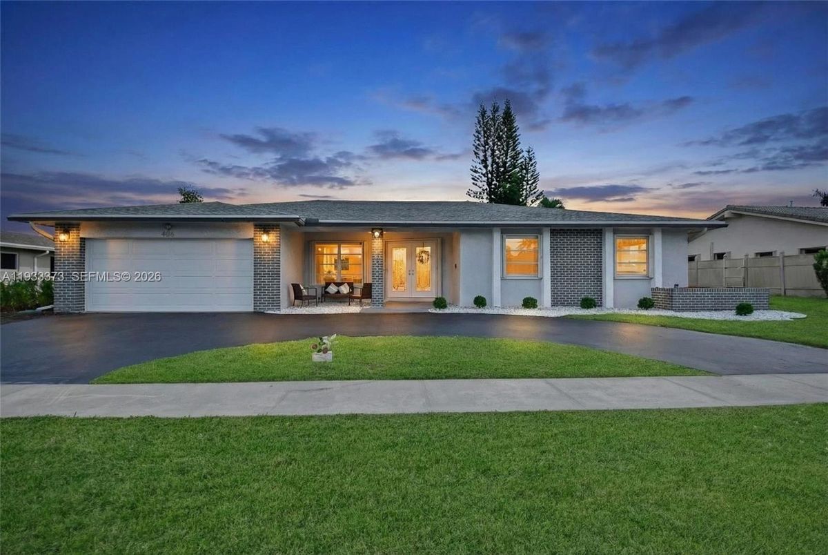 Attached, Backyard, Exterior, Facade, Brick Facade, Ranch