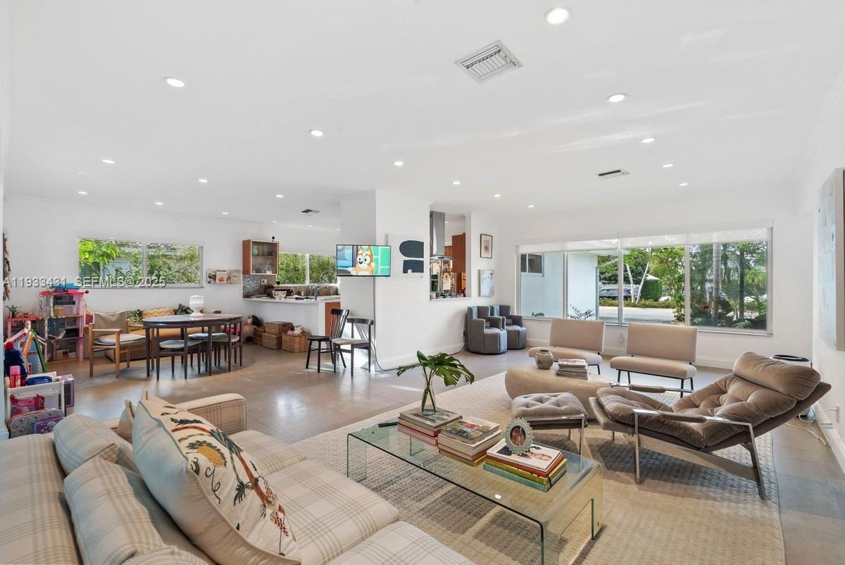 Dining room, Interior, Living room, Recessed Lighting, Wood Texture Flooring