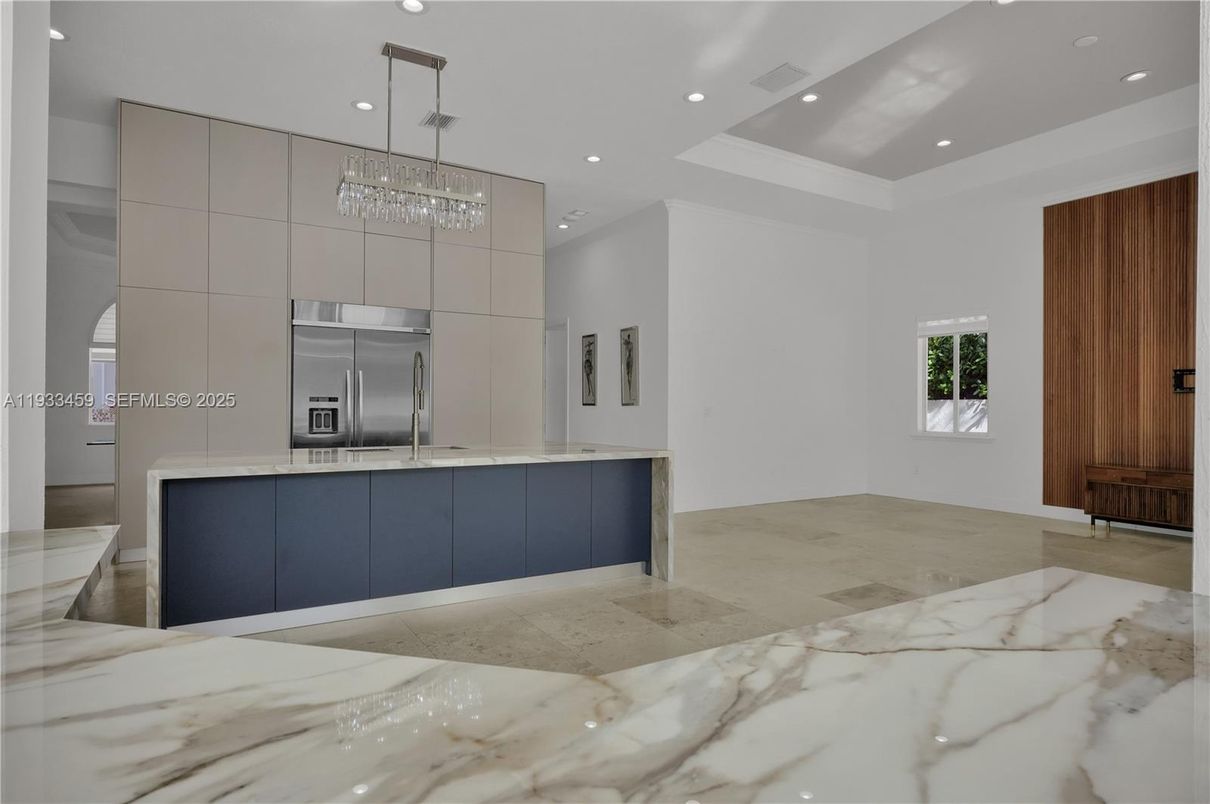 Chandelier, Interior, Kitchen, Recessed Lighting, Stainless Steel Appliances