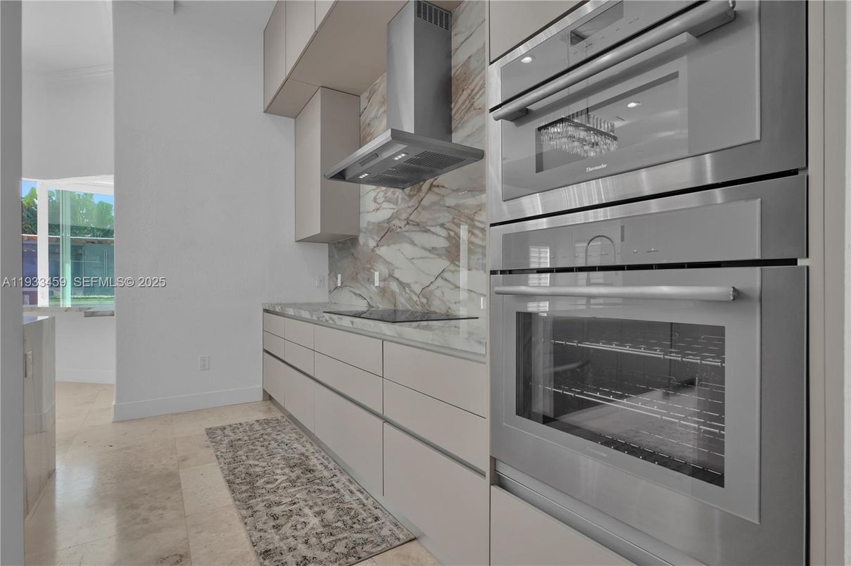 Interior, Kitchen, Stainless Steel Appliances