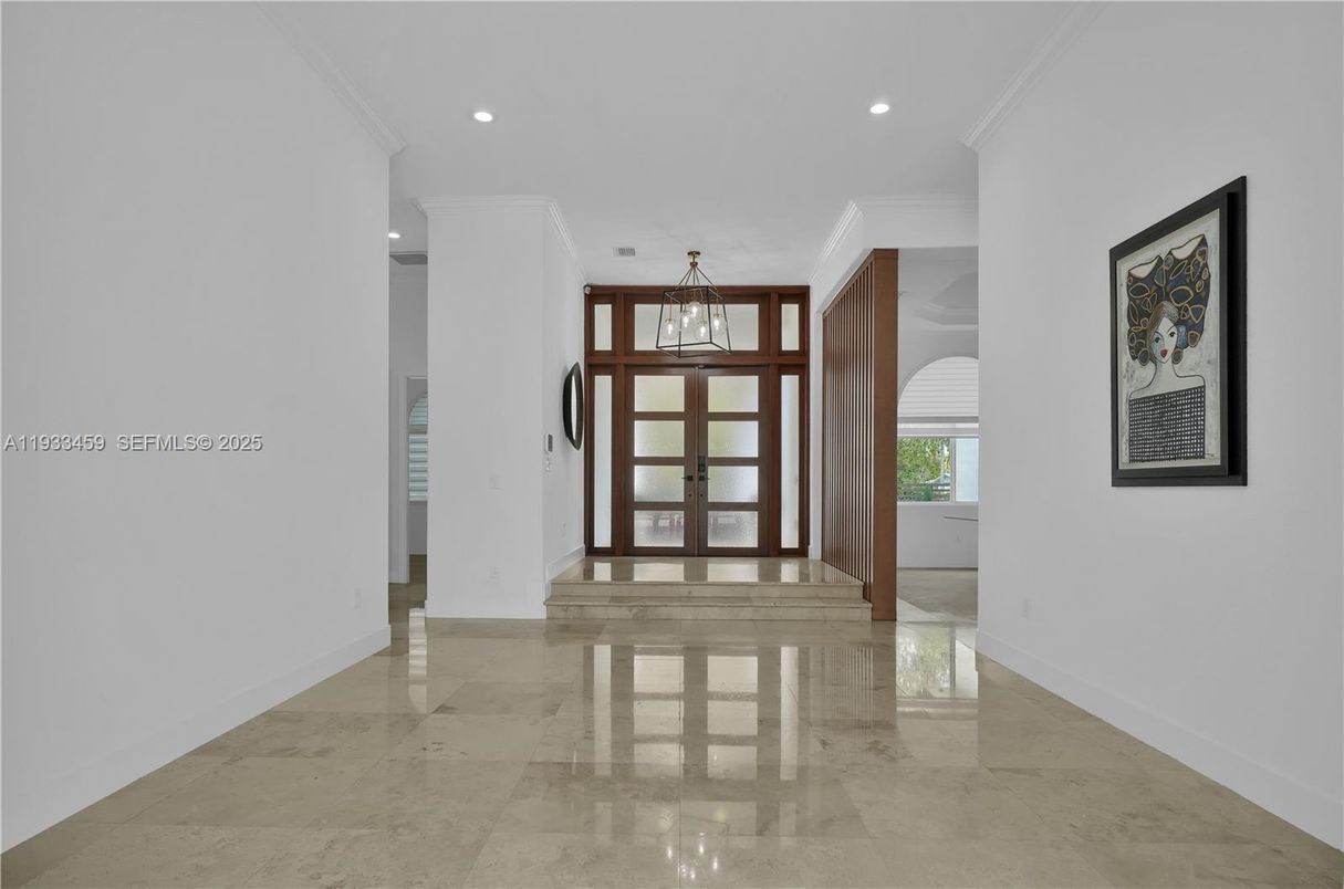 Empty room, Interior, Recessed Lighting