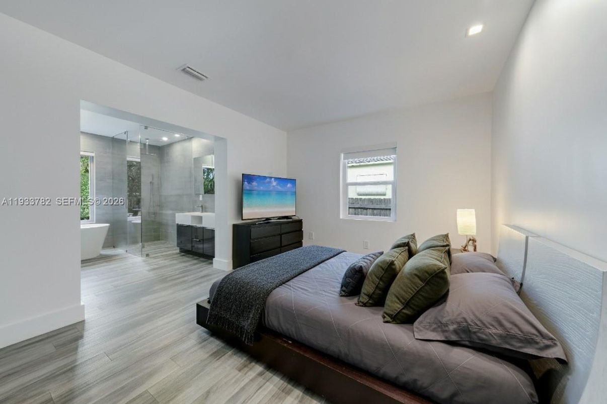 Bedroom, Interior, Recessed Lighting