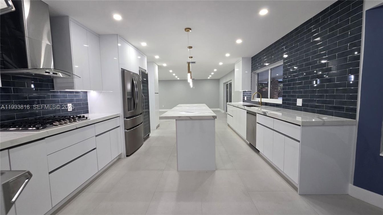 Interior, Kitchen, Pendant Lights, Recessed Lighting, Stainless Steel Appliances