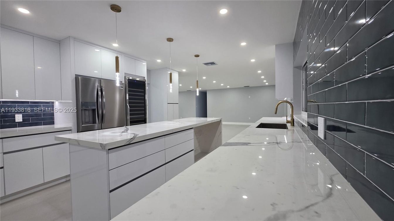 Interior, Kitchen, Pendant Lights, Recessed Lighting, Stainless Steel Appliances