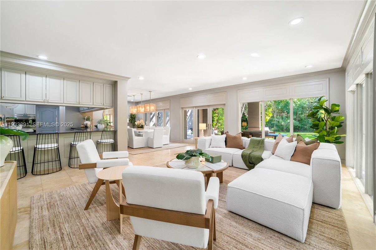 Interior, Living room, Pendant Lights, Recessed Lighting