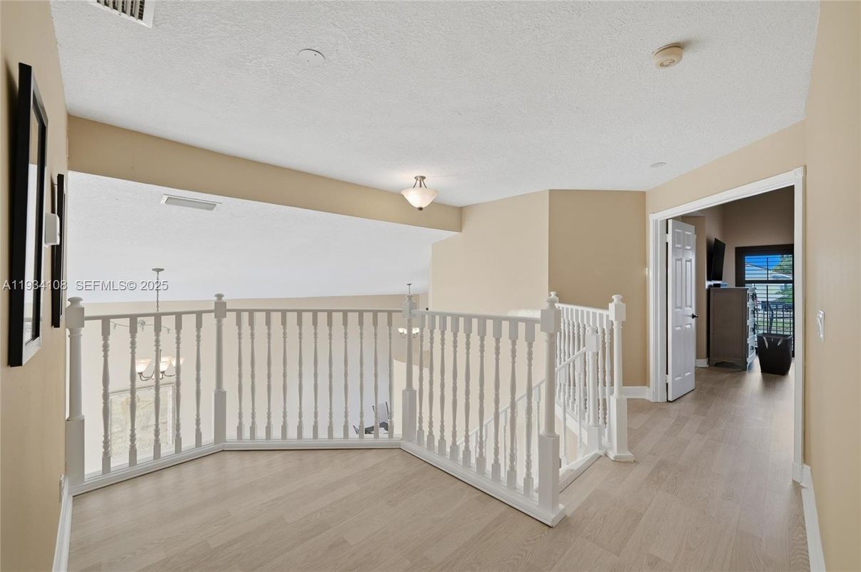Interior, Pendant Lights, Wood Texture Flooring