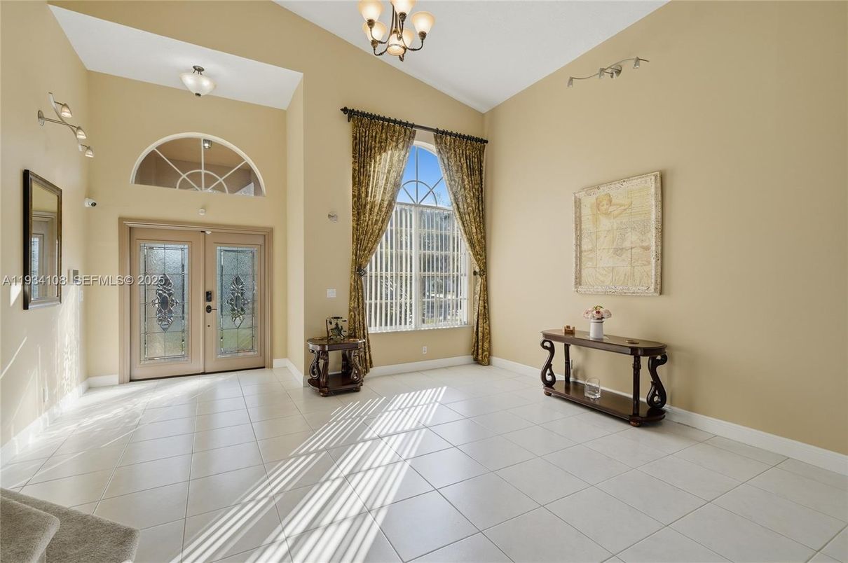 Chandelier, Interior