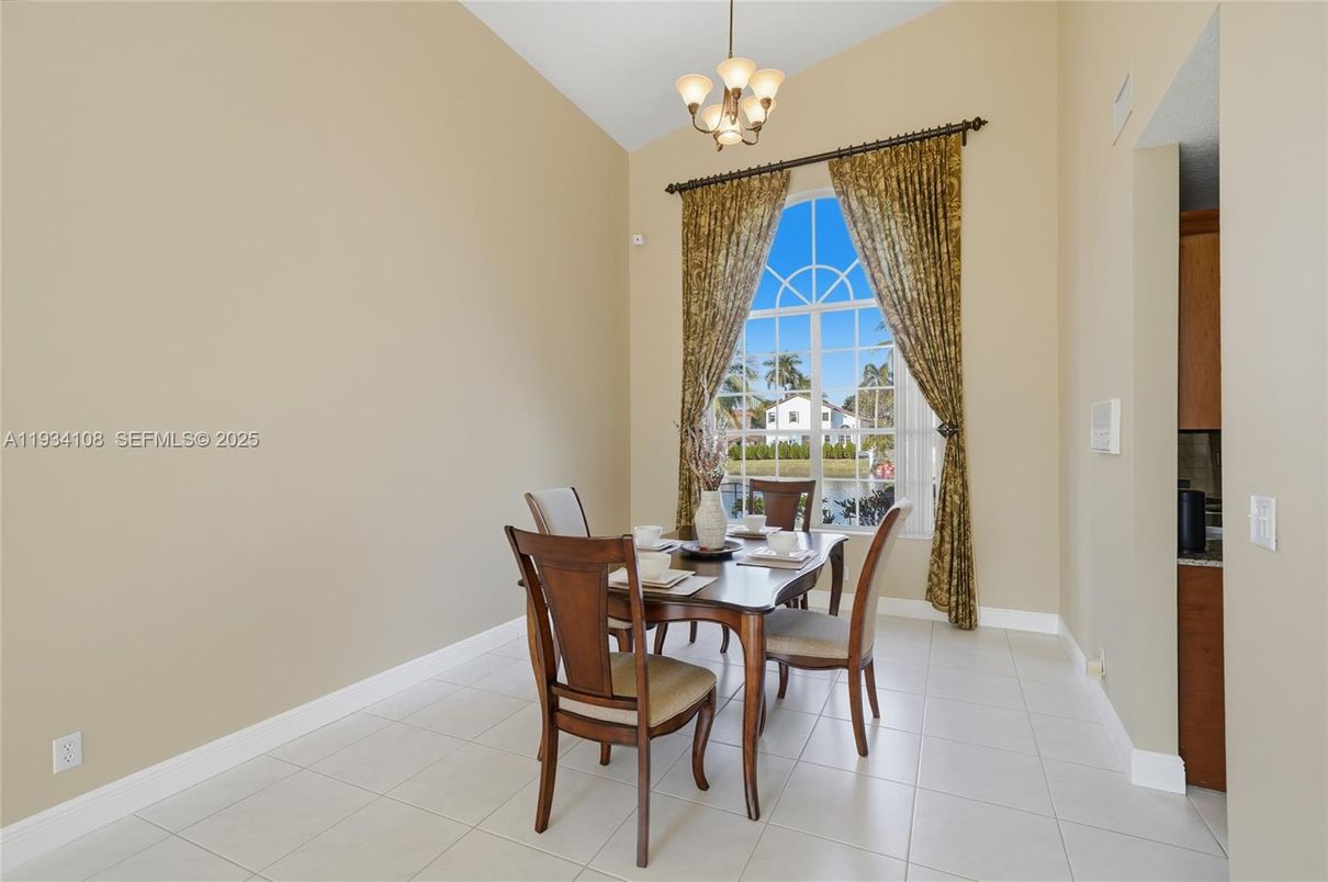Chandelier, Dining room, Interior