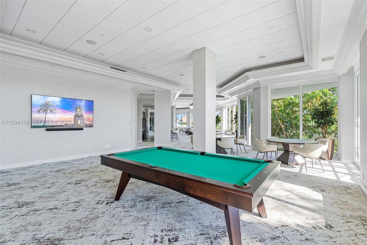 Billiard Table, Game Room, Interior, Recessed Lighting