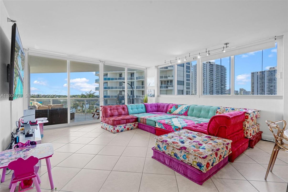 Interior, Living room, Water