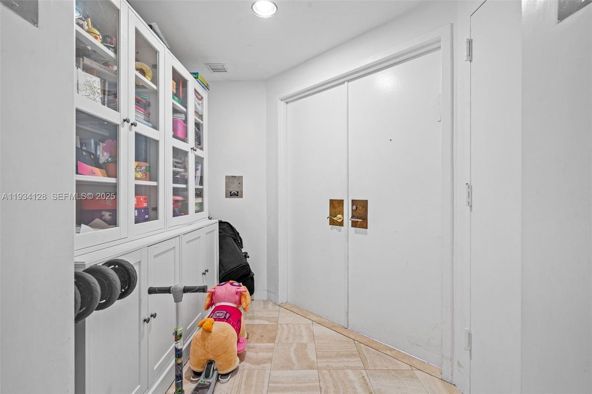 Interior, Recessed Lighting