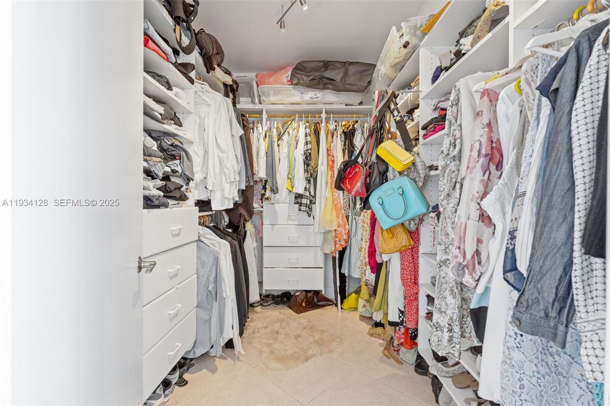 Interior, Walk-in Closets