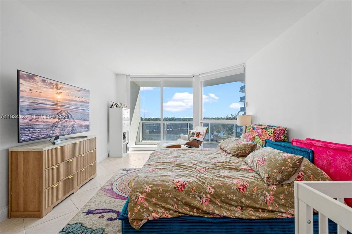 Bedroom, Interior, Water