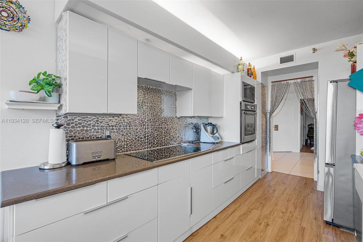 Interior, Kitchen, Stainless Steel Appliances, Wood Texture Flooring