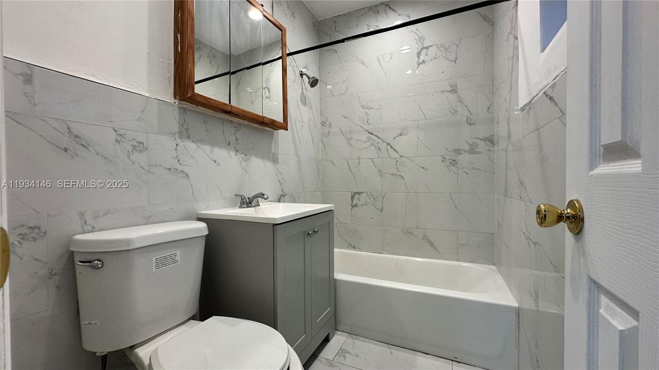 Bathroom, Interior, Marble, Marble Walls
