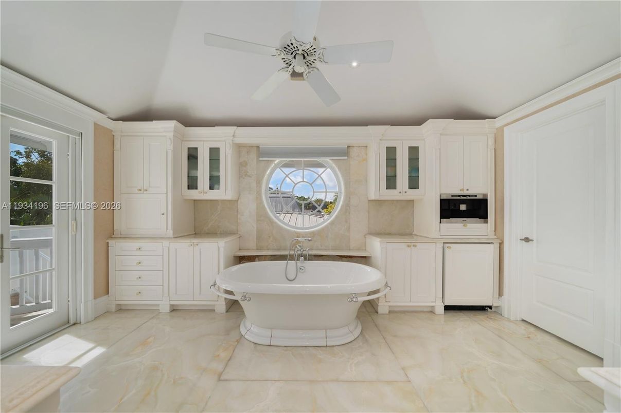 Bathroom, Free Standing Baths, Interior, Kitchen, Recessed Lighting