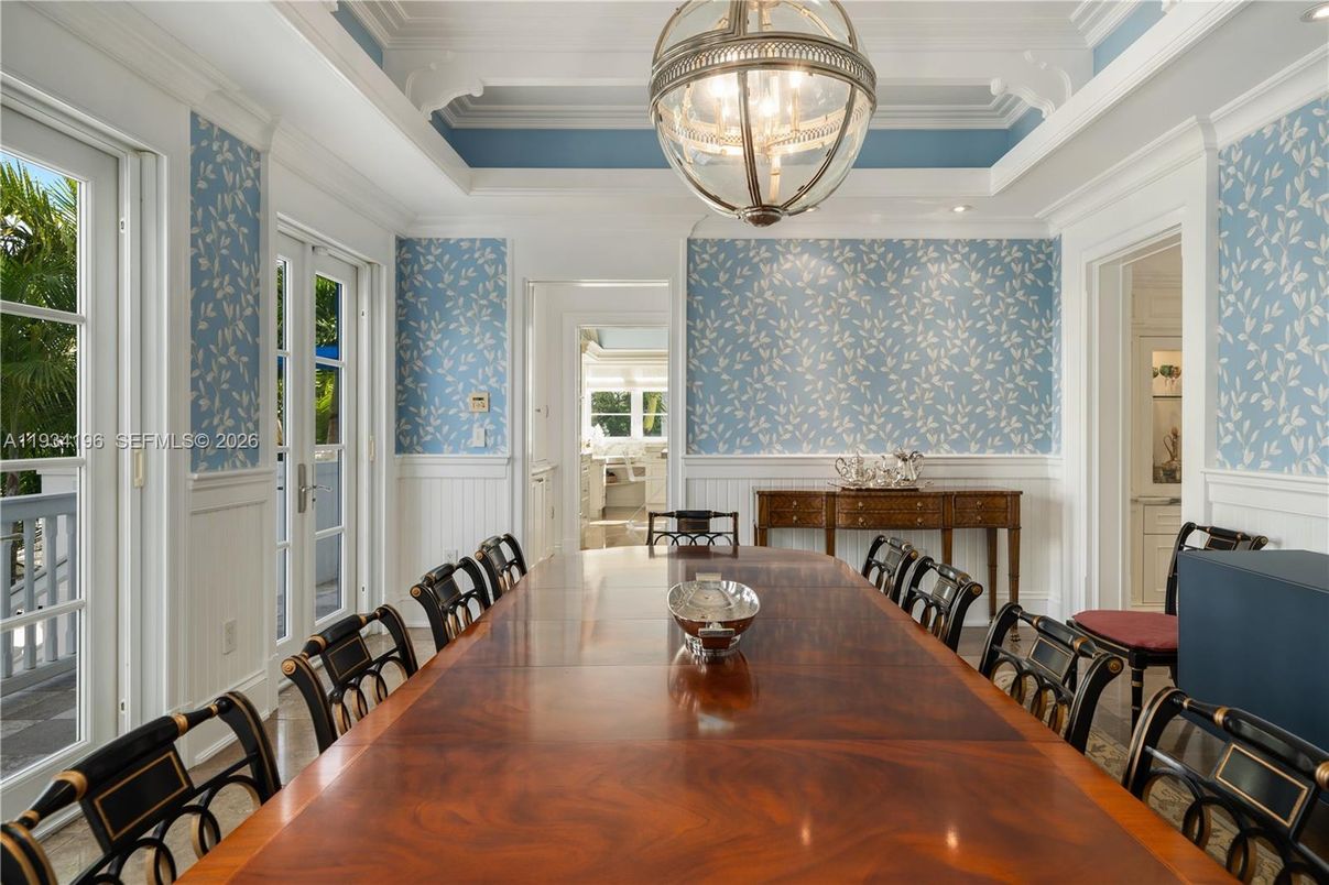 Dining room, Interior