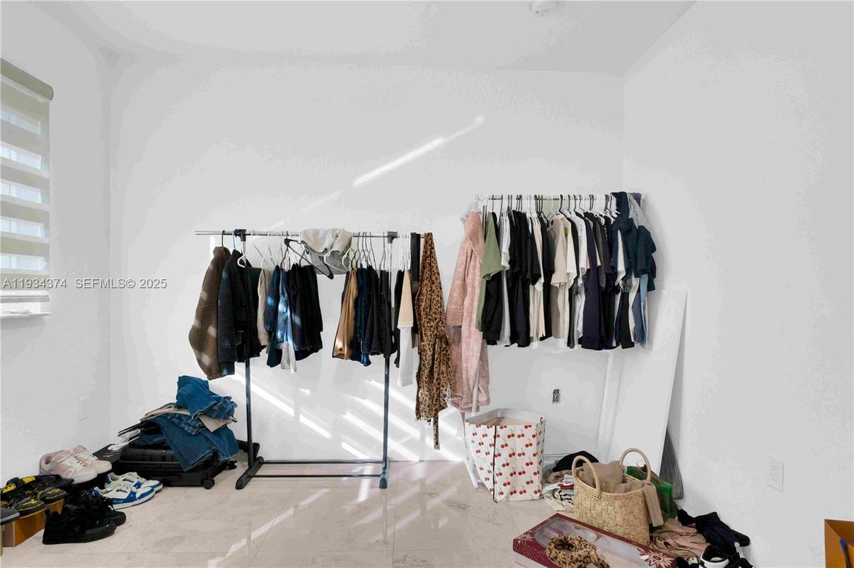 Interior, Walk-in Closets