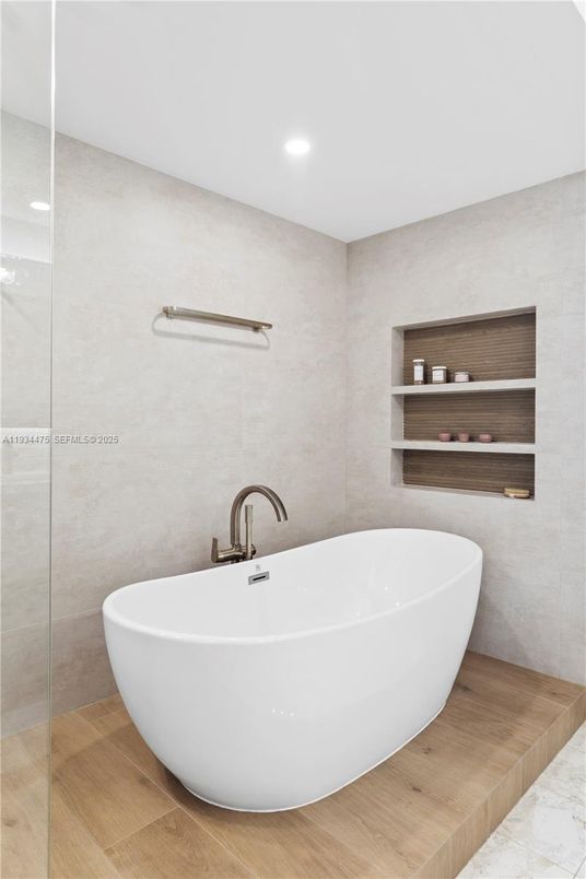 Bathroom, Free Standing Baths, Interior, Recessed Lighting, Wood Texture Flooring