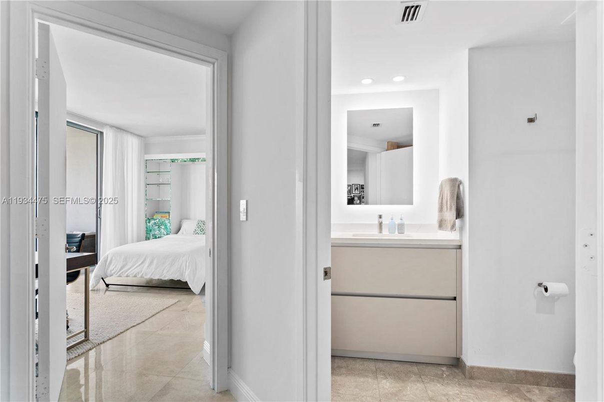 Bathroom, Bedroom, Interior, Recessed Lighting