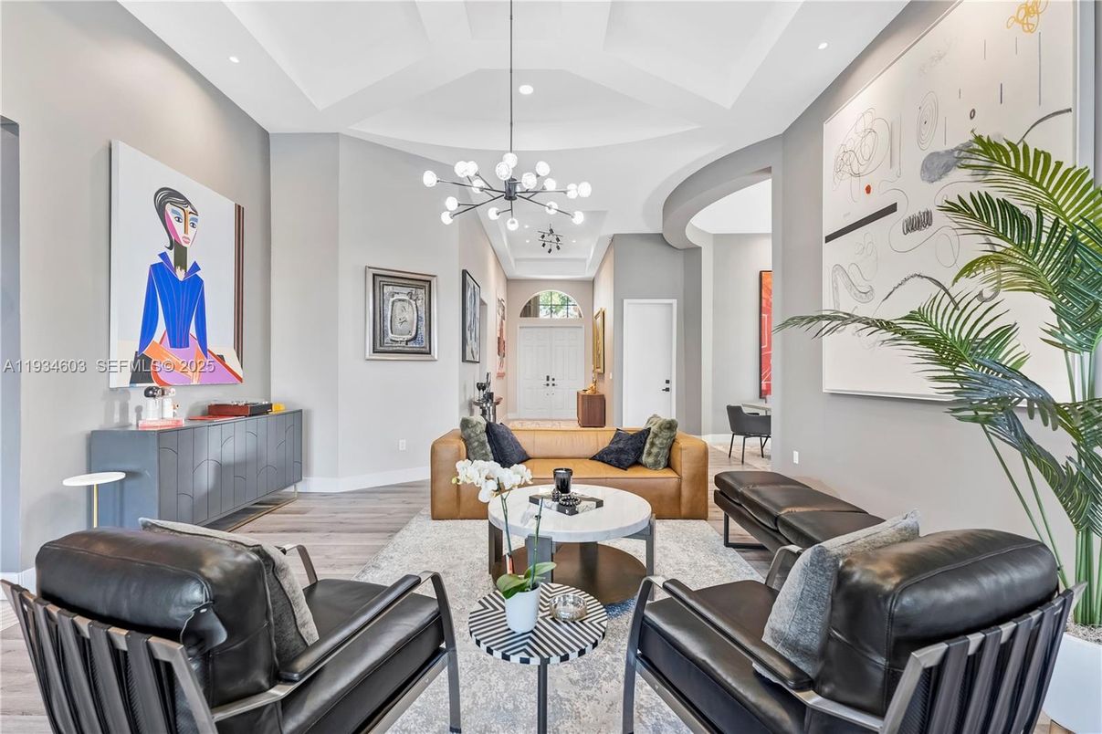Interior, Living room, Pendant Lights, Recessed Lighting, Wood Texture Flooring