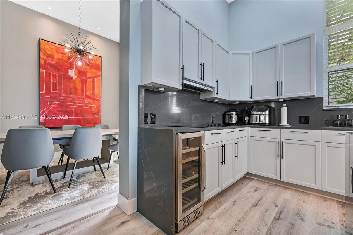 Dining room, Interior, Kitchen, Pendant Lights, Recessed Lighting, Wood Texture Flooring