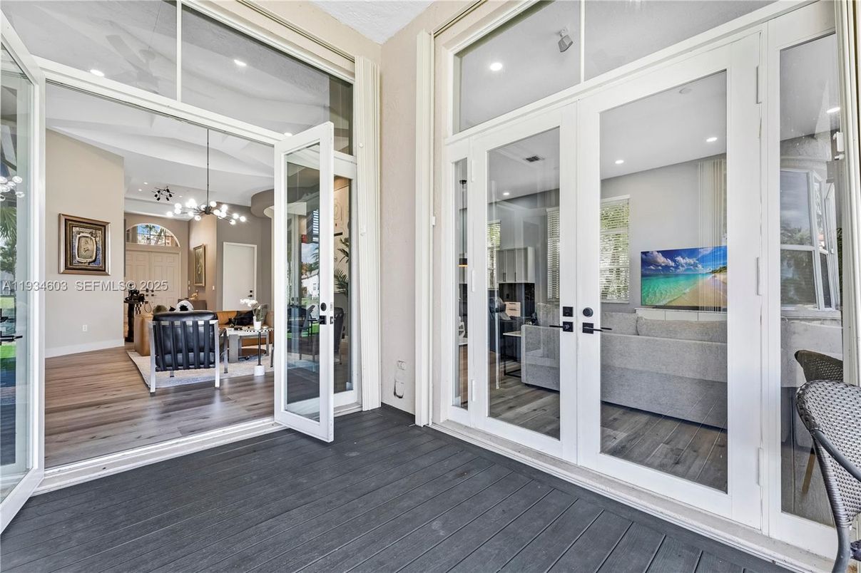 Interior, Pendant Lights, Recessed Lighting, Wood Texture Flooring