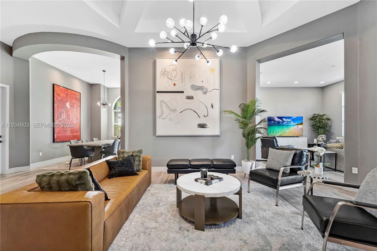 Dining room, Interior, Living room, Pendant Lights, Recessed Lighting, Wood Texture Flooring