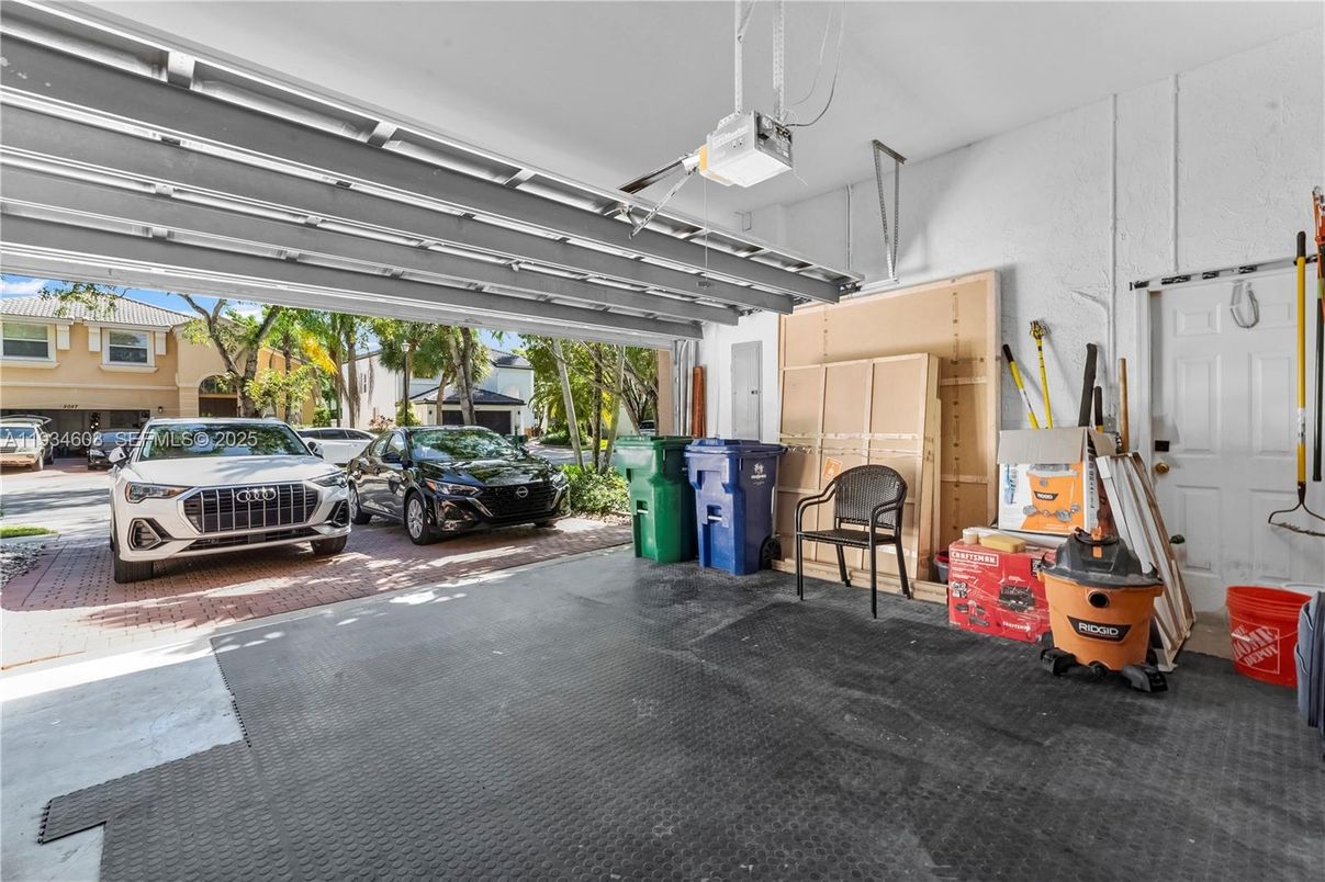 Garage, Interior