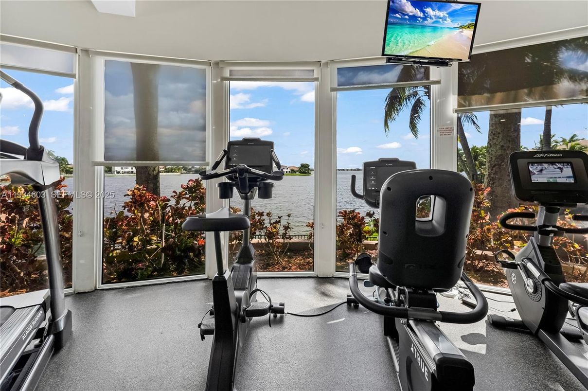 Fitness Equipment, Interior, Sun Room, Water