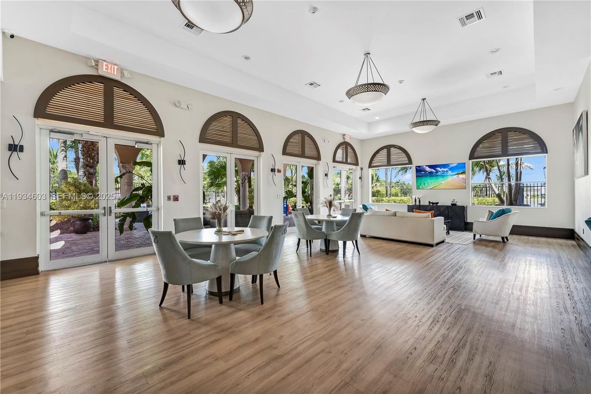 Dining room, Interior, Living room, Pendant Lights, Recessed Lighting, Wood Texture Flooring