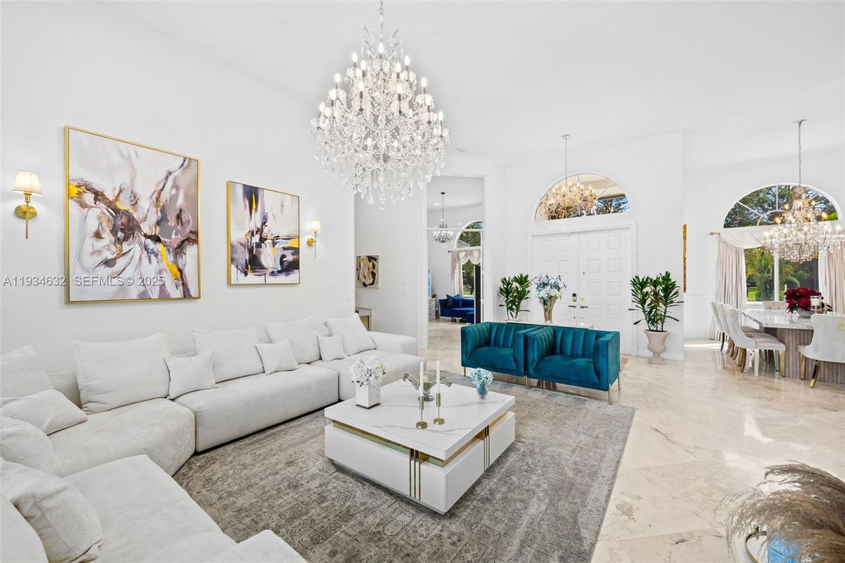 Chandelier, Dining room, Interior, Living room, Marble, Pendant Lights