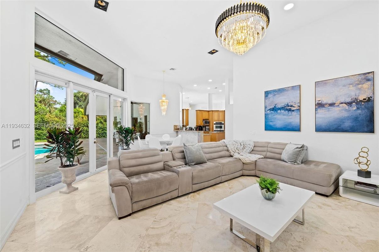 Chandelier, Dining room, Interior, Kitchen, Living room, Pendant Lights, Recessed Lighting