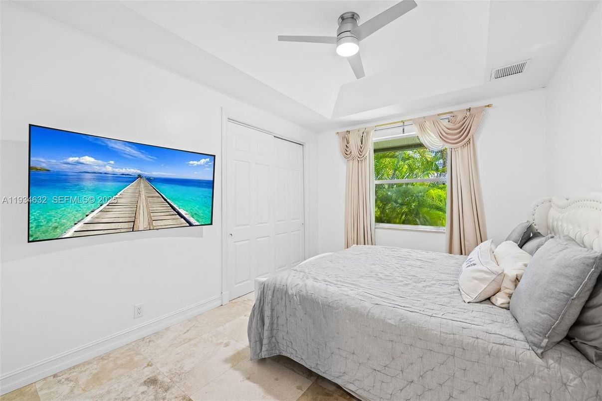 Bedroom, Interior, Water