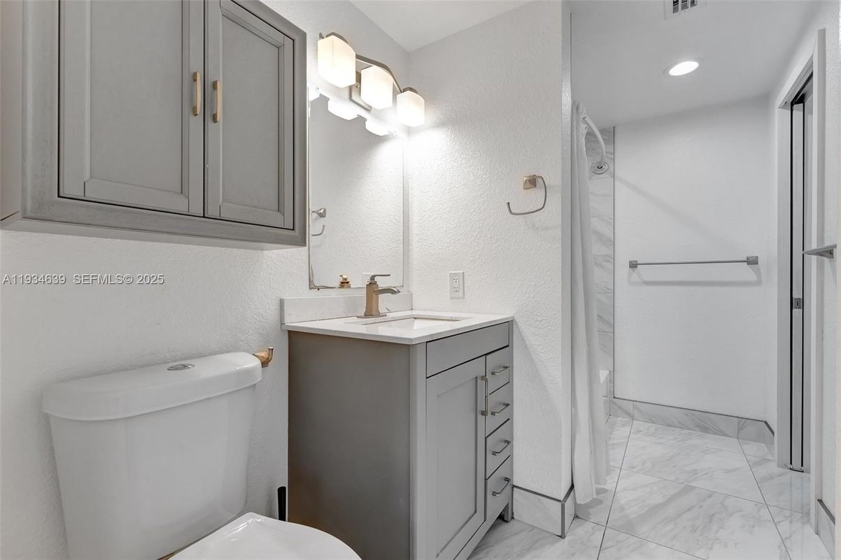 Bathroom, Interior, Marble, Recessed Lighting