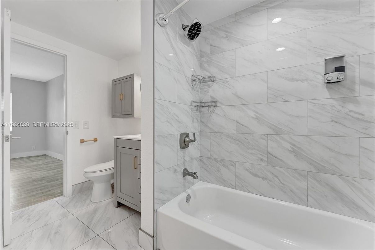 Bathroom, Interior, Marble, Marble Walls