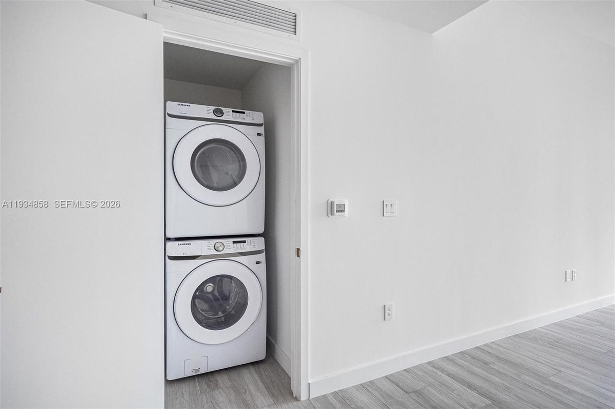 Interior, Utility Closets, Washer, Wood Texture Flooring