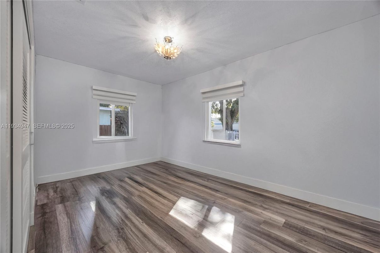 Chandelier, Empty room, Interior, Wood Texture Flooring