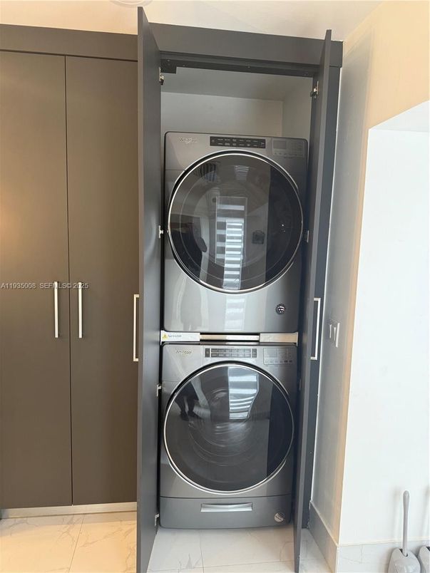 Interior, Marble, Utility Closets, Washer