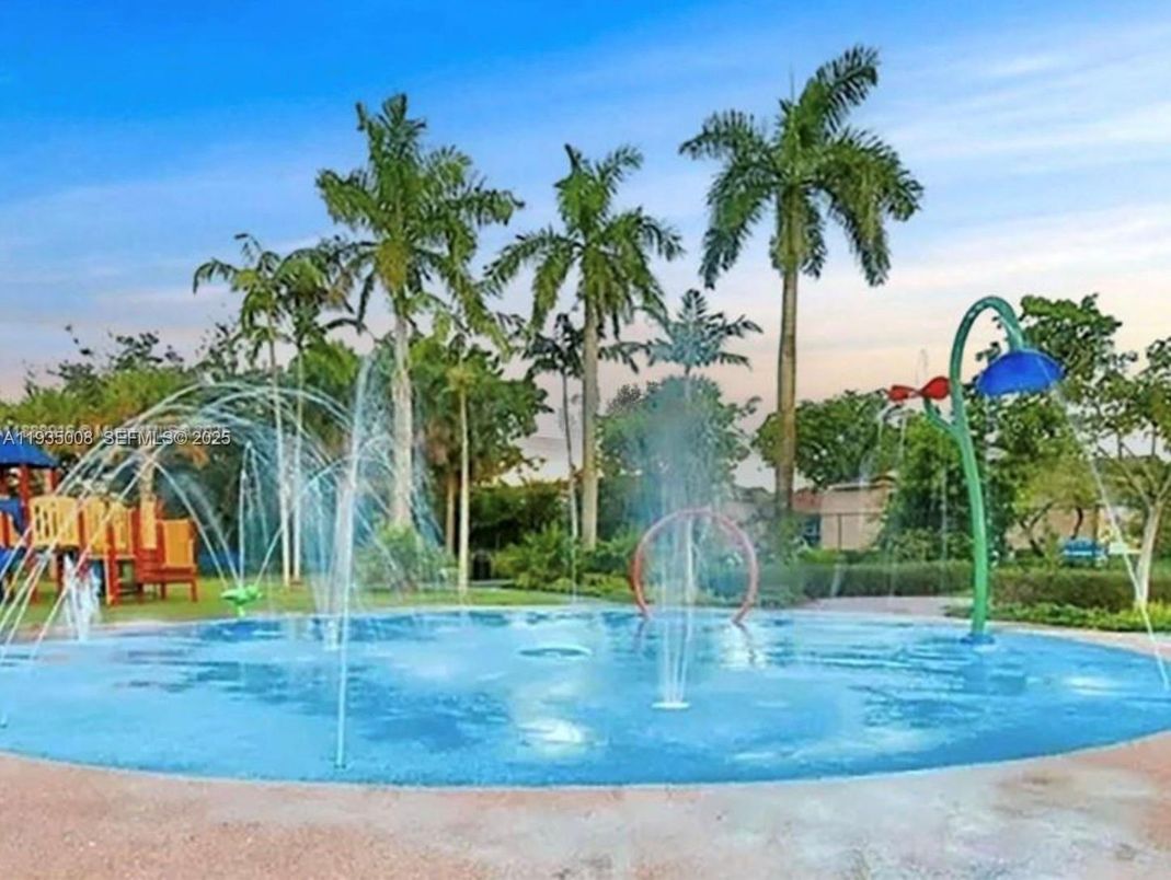 Exterior, Playground, Pool