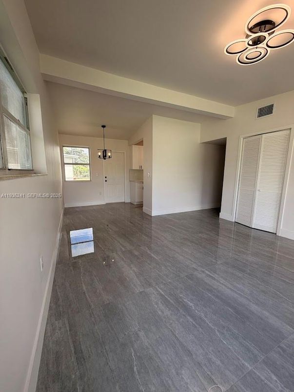 Empty room, Interior, Pendant Lights