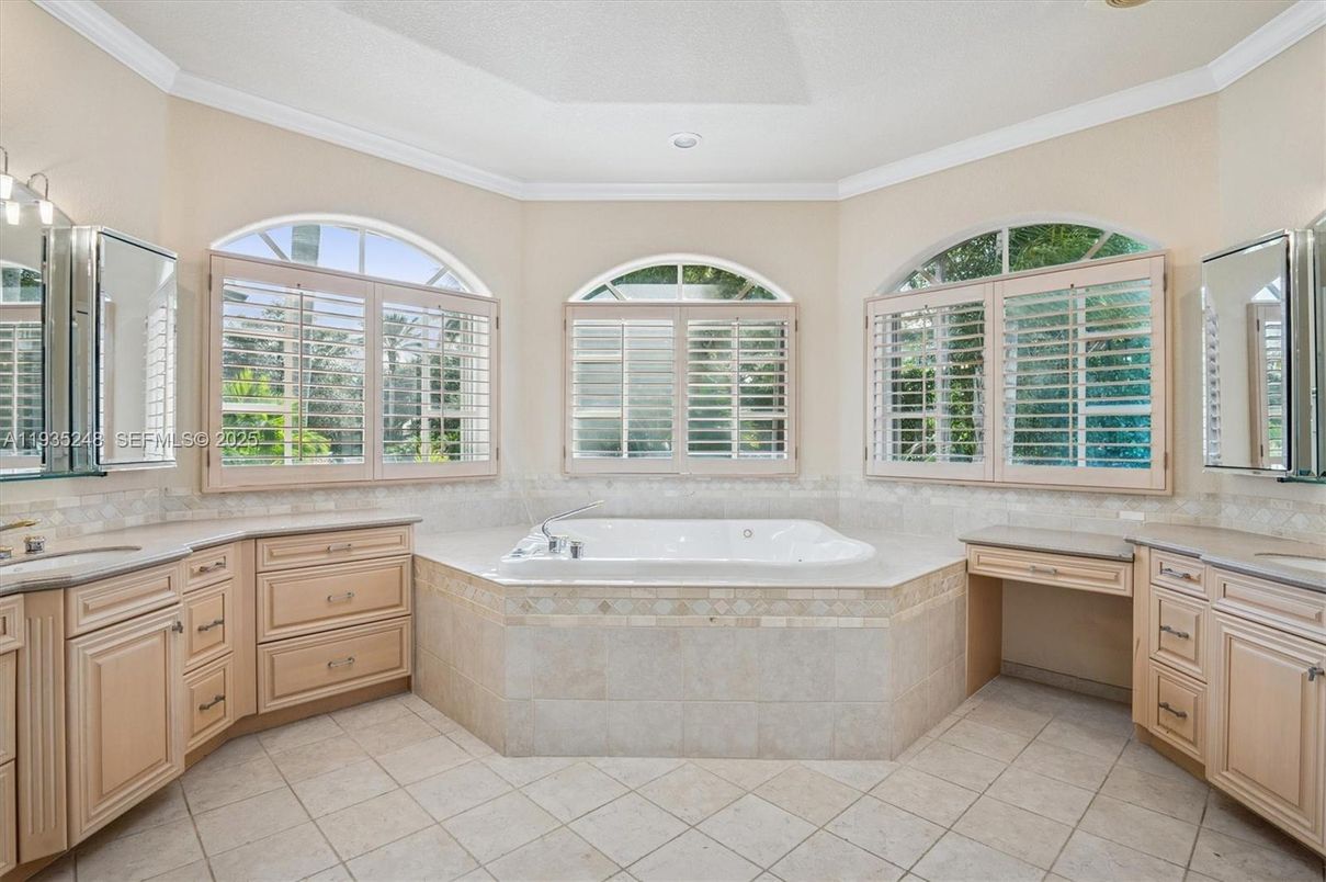 Bathroom, Interior, Recessed Lighting