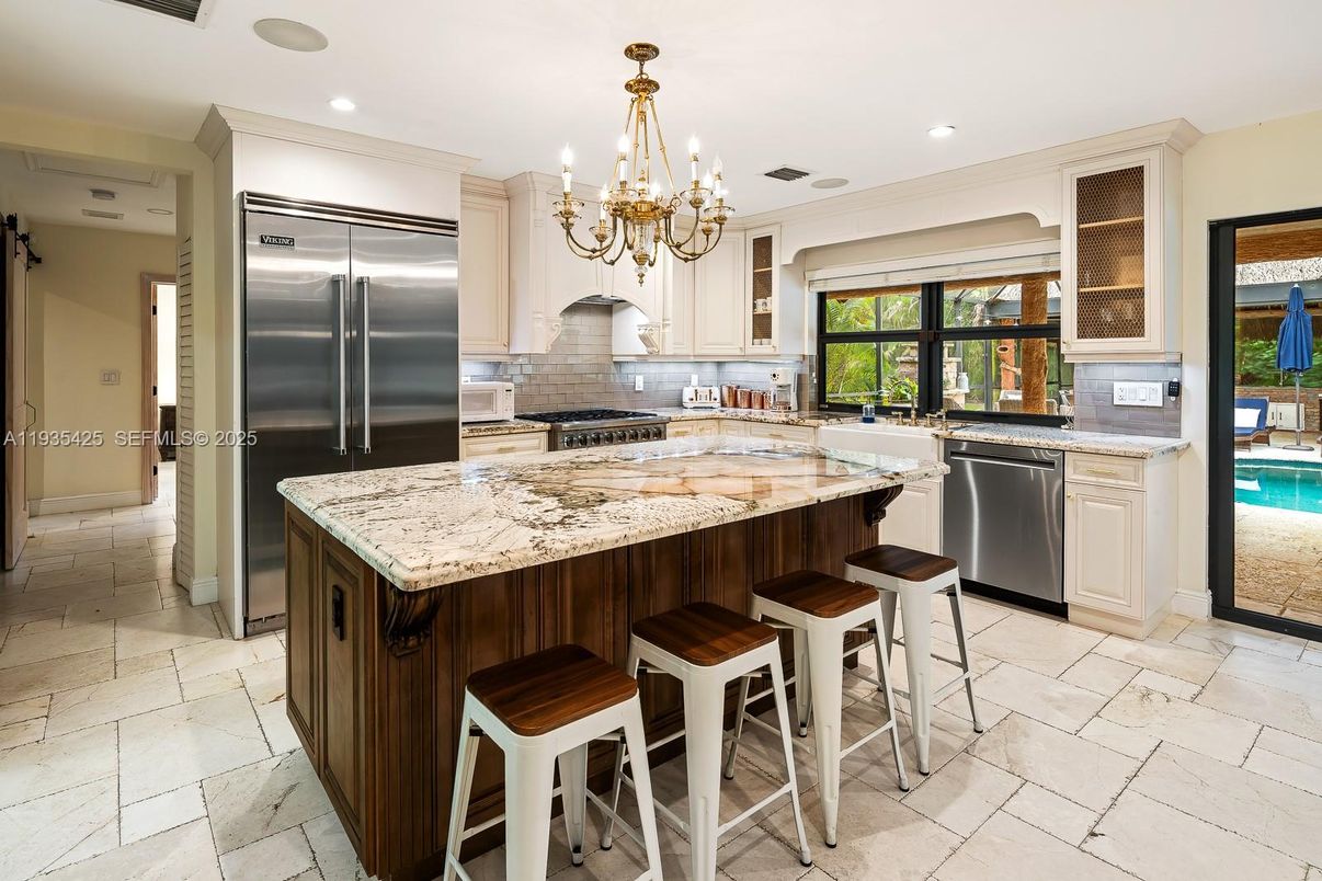 Chandelier, Interior, Kitchen, Recessed Lighting, Stainless Steel Appliances
