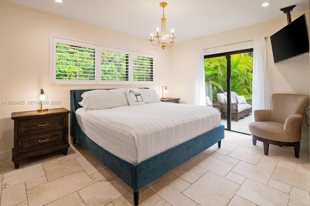 Bedroom, Chandelier, Interior, Recessed Lighting