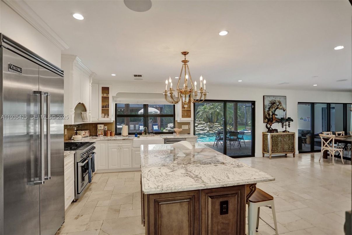 Chandelier, Dining room, Interior, Kitchen, Recessed Lighting, Stainless Steel Appliances