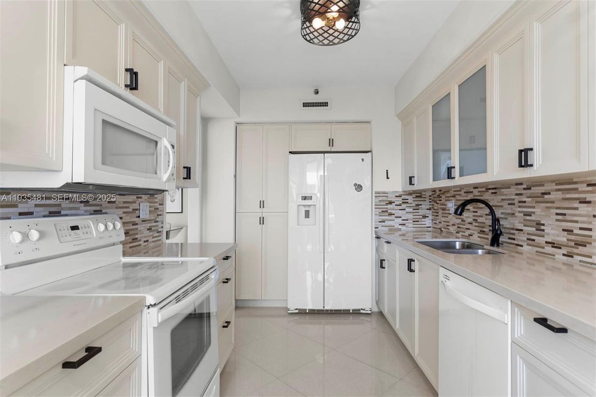 Interior, Kitchen, Washer