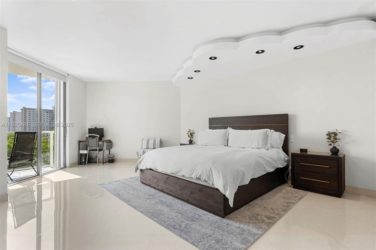 Bedroom, Interior, Recessed Lighting