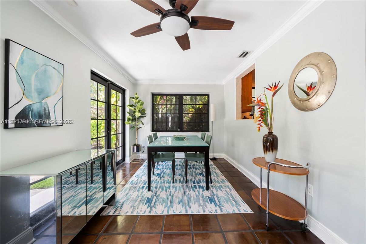 Dining room, Interior