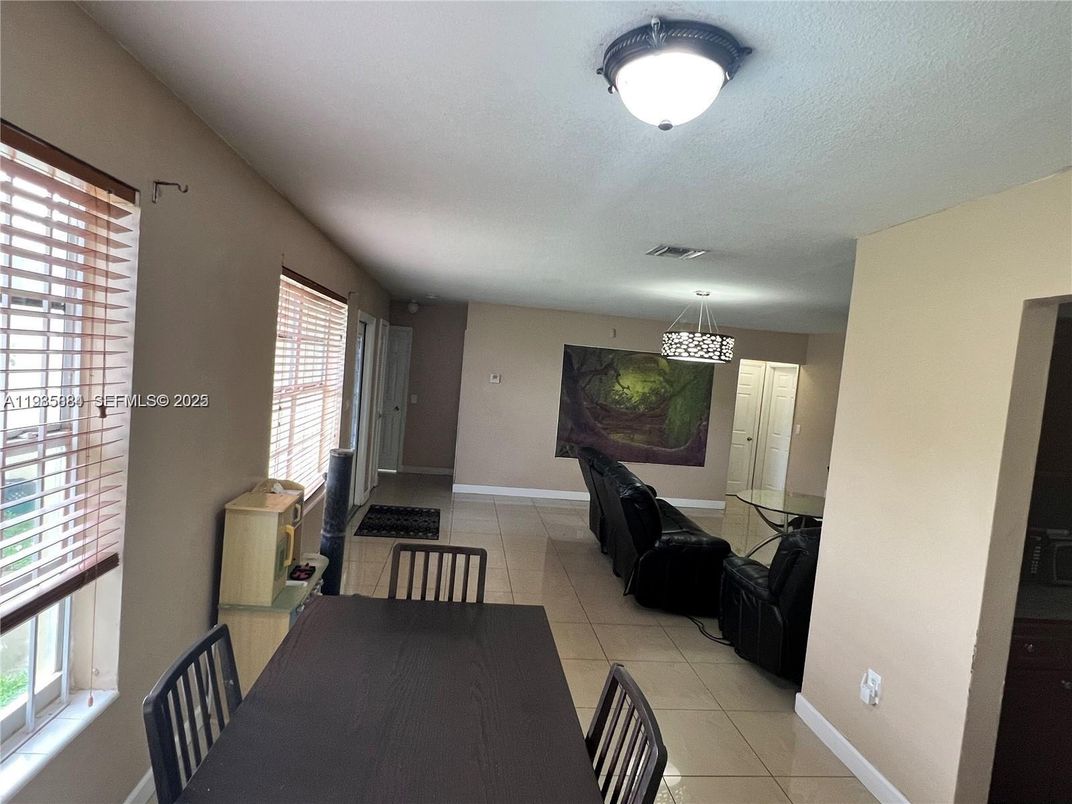 Dining room, Interior